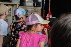 kita-gwunderwelt_10-jaehriges-jubilaeum_kasperlitheater-und-kinder