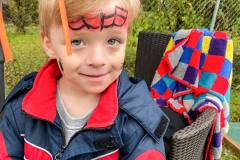 kita-gwunderwelt-halloweenfest-2021-spiderman-schminken
