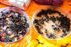 kita-gwunderwelt-subingen_halloween-2022_basteltisch