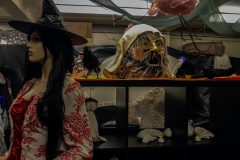 kita-gwunderwelt-subingen_halloween-2022_gruselraum-mit-puppen-und-masken