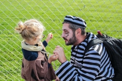 kita-gwunderwelt-subingen_halloween-2022_papi-und-sohn