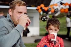 kita-gwunderwelt-subingen_halloween-2022_sohn-mit-papi