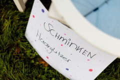 kita-gwunderwelt_halloween-2024_schminkecke-und-haarglitzer