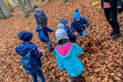 wir-alle-von-der-kita-gwunderwelt-im-wald