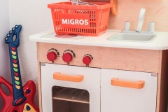 kita-gwunderwelt-rollenzimmer-mit-kueche-und-gitarre